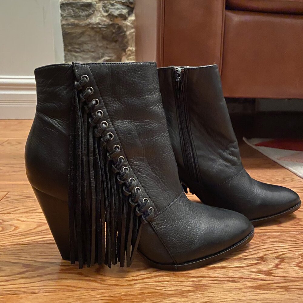 NEW - Black leather fringed boots, size 7.5 / Bottes à franges western en cuir